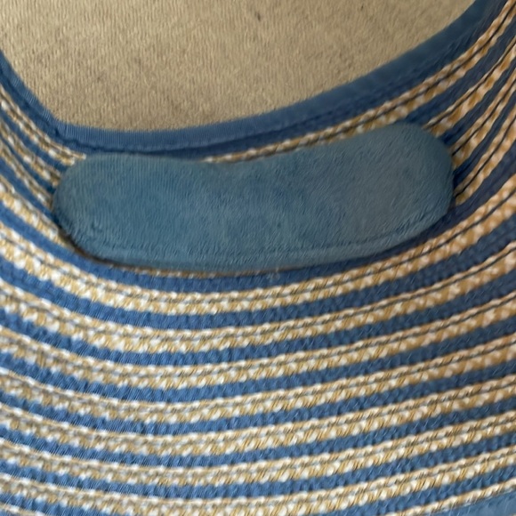 Eric Javits Brooke Packable Visor - Picture 5 of 6